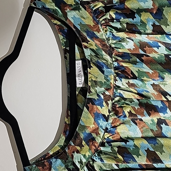 KAELYN-MAX-11, Beautiful satin long sleeve blouse in size 2X nice colors Lovely - Picture 2 of 11